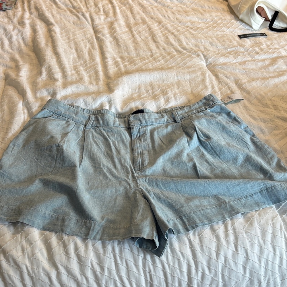 Brand newGAP Women's Denim Blue Shorts